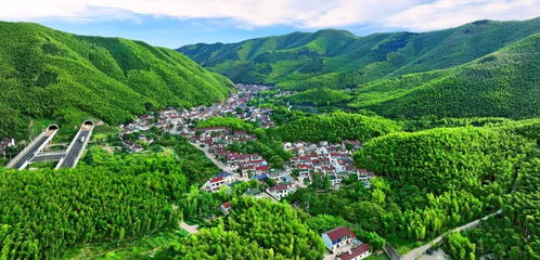 振興旅游，宜興加快重大項(xiàng)目建設(shè) 提升整體品質(zhì)內(nèi)涵 擦亮金字招牌